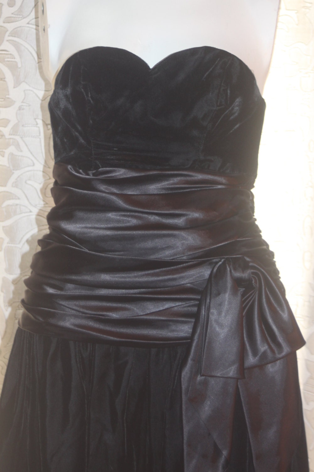 Vintage 80's Black Velvet Strapless Mini Party Dress S 5/6
