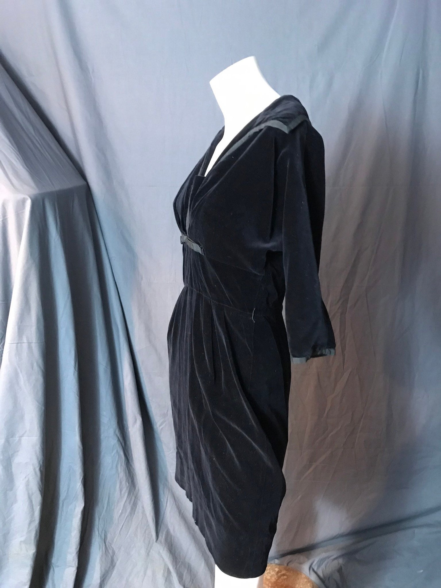Vintage 1950's Black Velvet R & K Fitted Dress M