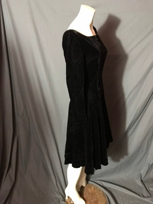 Vintage Anne Fogarty 1950’s black velvet full circle dress S M