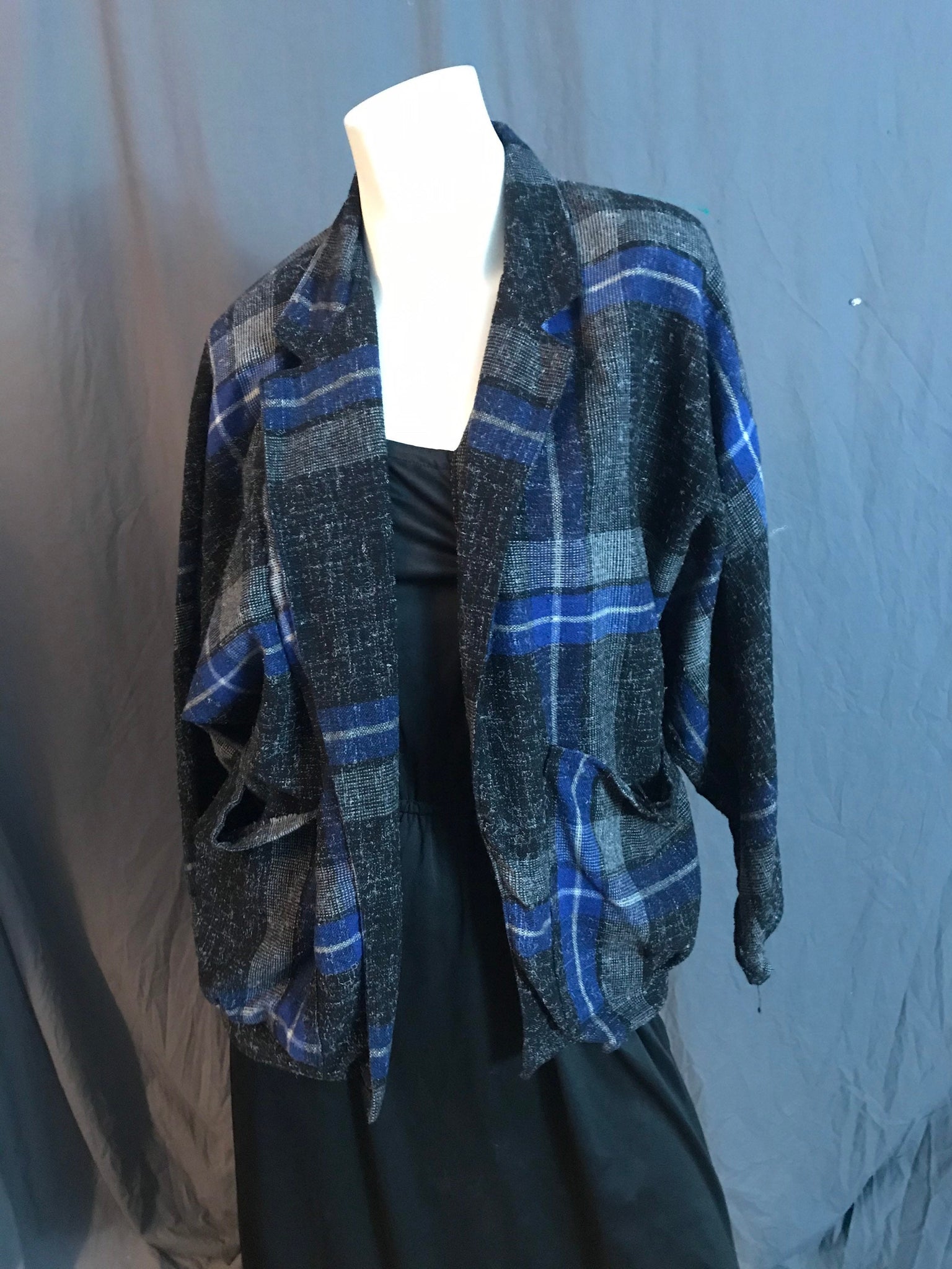 Vintage women’s 1980’s wool oversized plaid blazer M / L