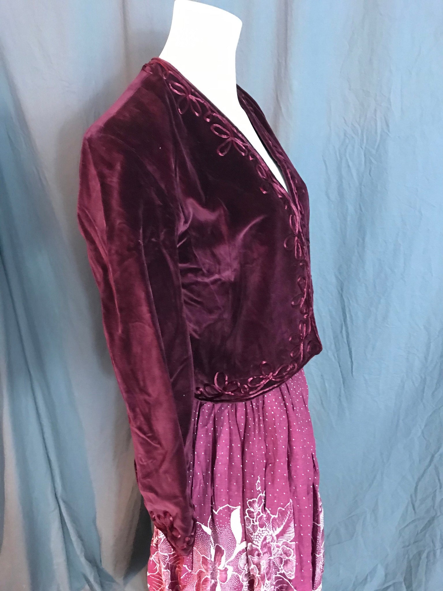 Vintage maroon velour 1970’s short jacket M