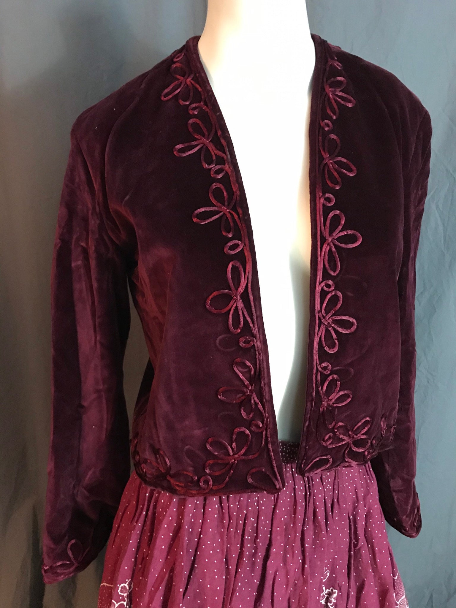 Vintage maroon velour 1970’s short jacket M