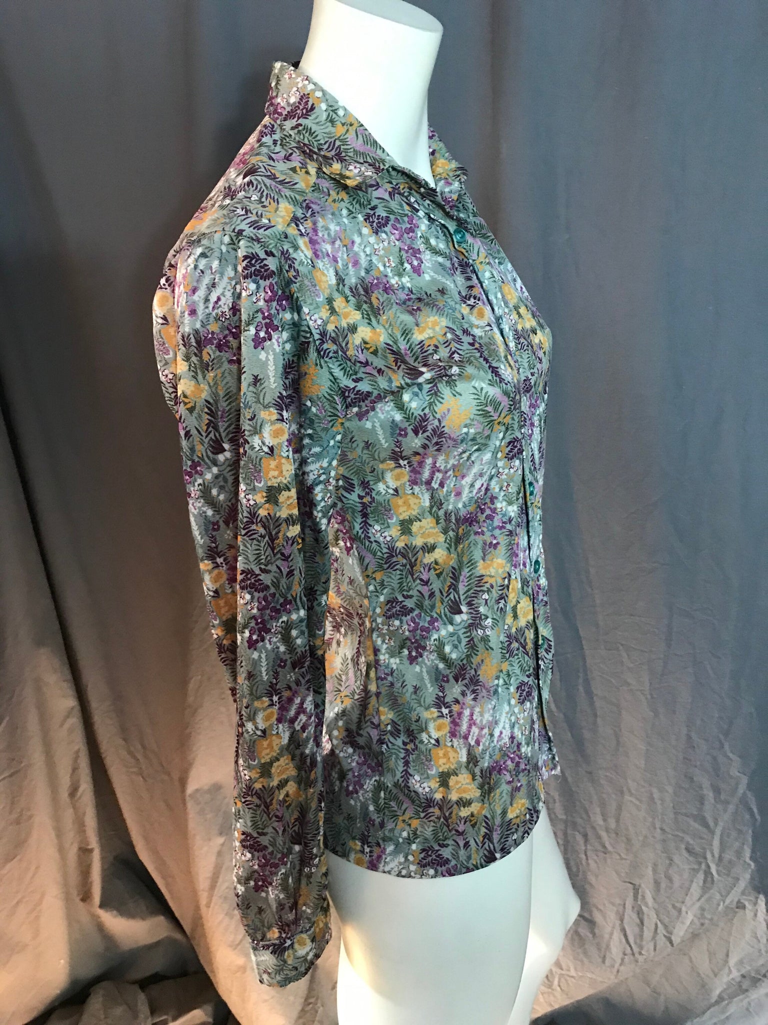 Vintage 1970’s silky women’s floral shirt 34 S