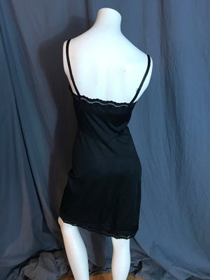Vintage Warner’s Compli-fit, black slip 32 AVG