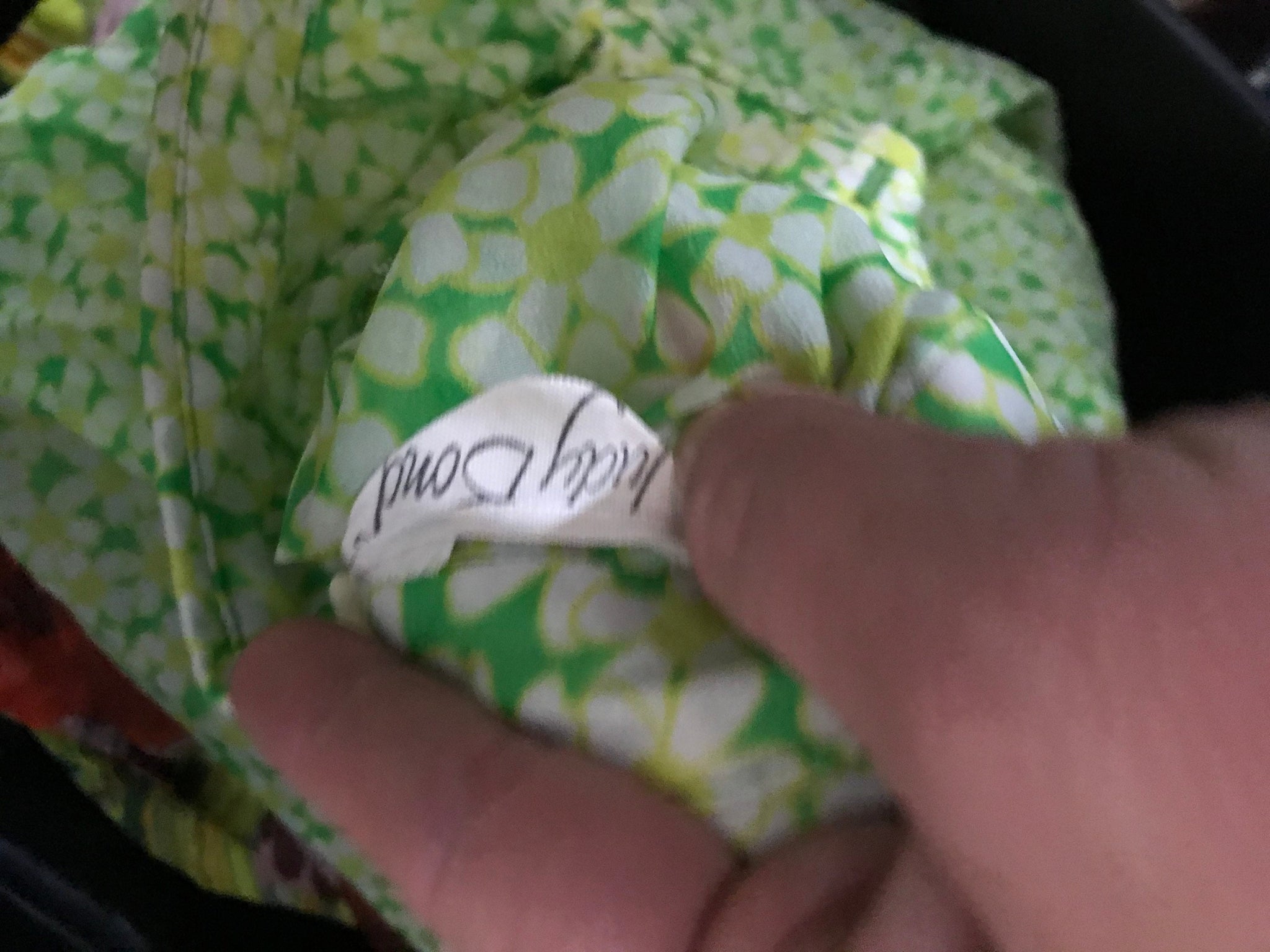 Vintage 1970’s bold daisy flower Judy Bond shirt L