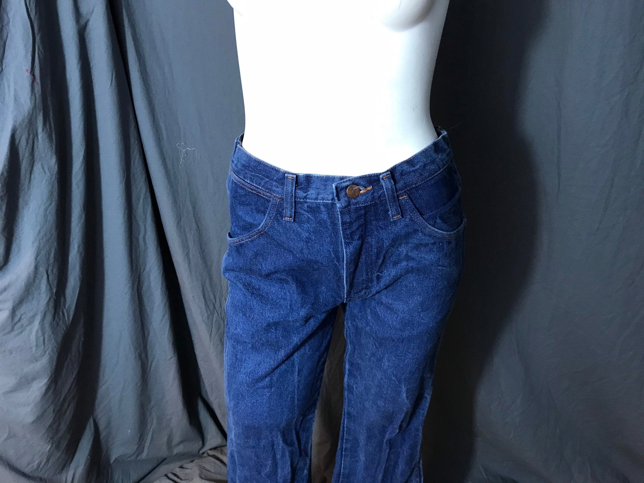Vintage Wrangler high waist blue jeans 31 x 30