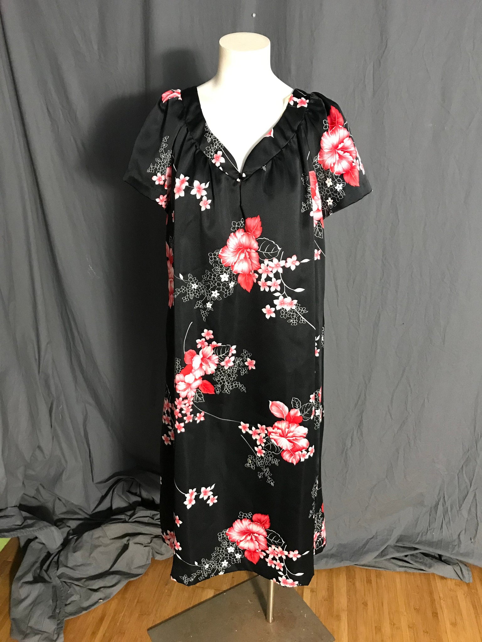 Vintage Hilo Hattie Hawaiian dress caftan XL