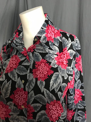 Vintage 1970’s women’s tropical butterfly collar shirt L