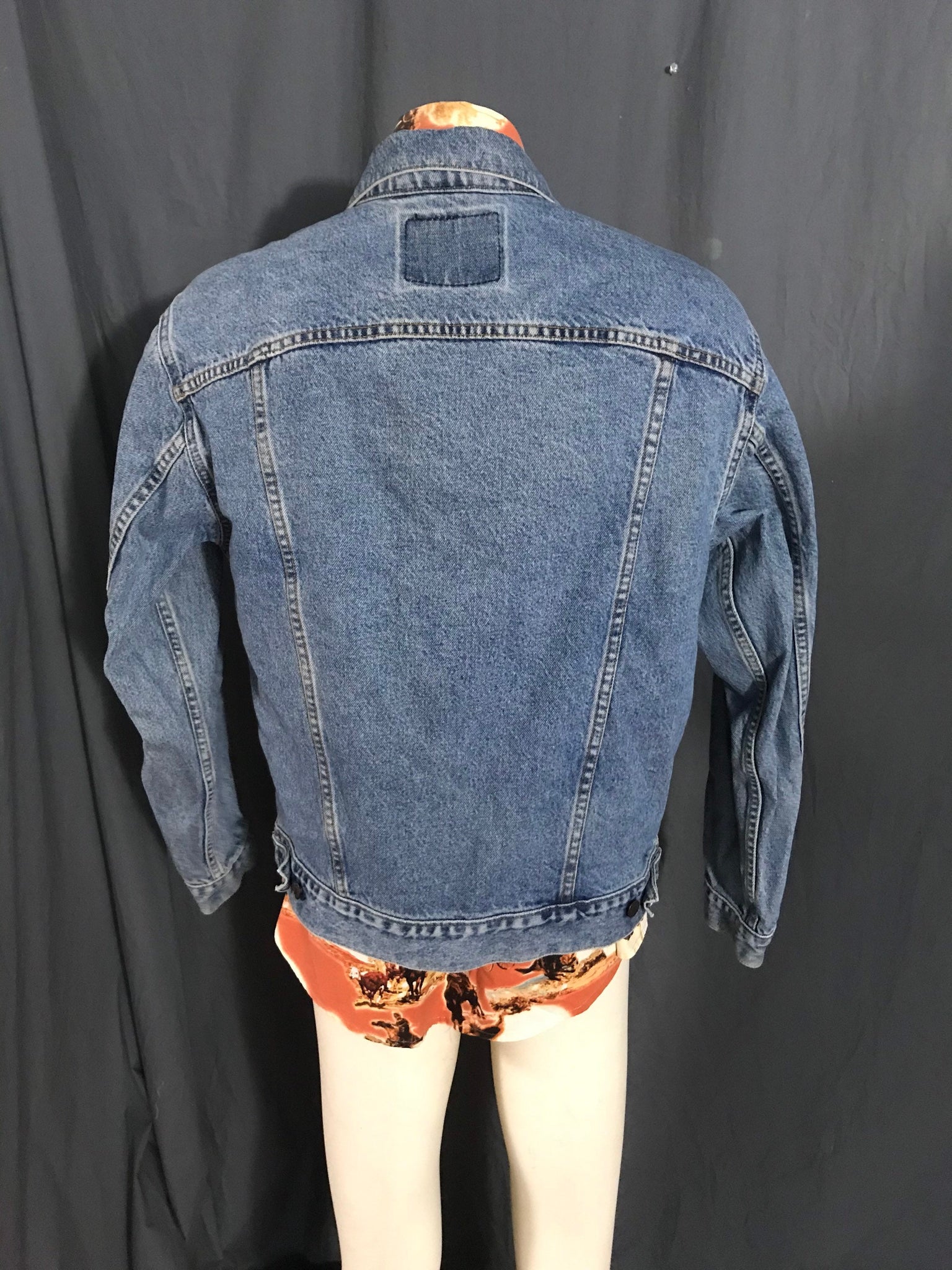 Vintage Levi’s jean jacket M
