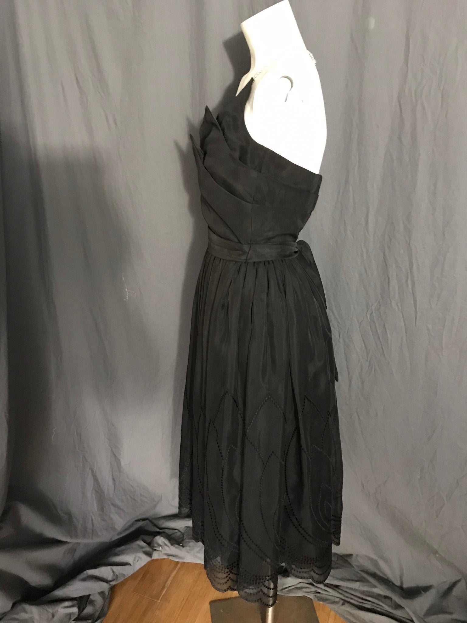Vintage black Joy Stevens petal bust full skirt formal party dress S