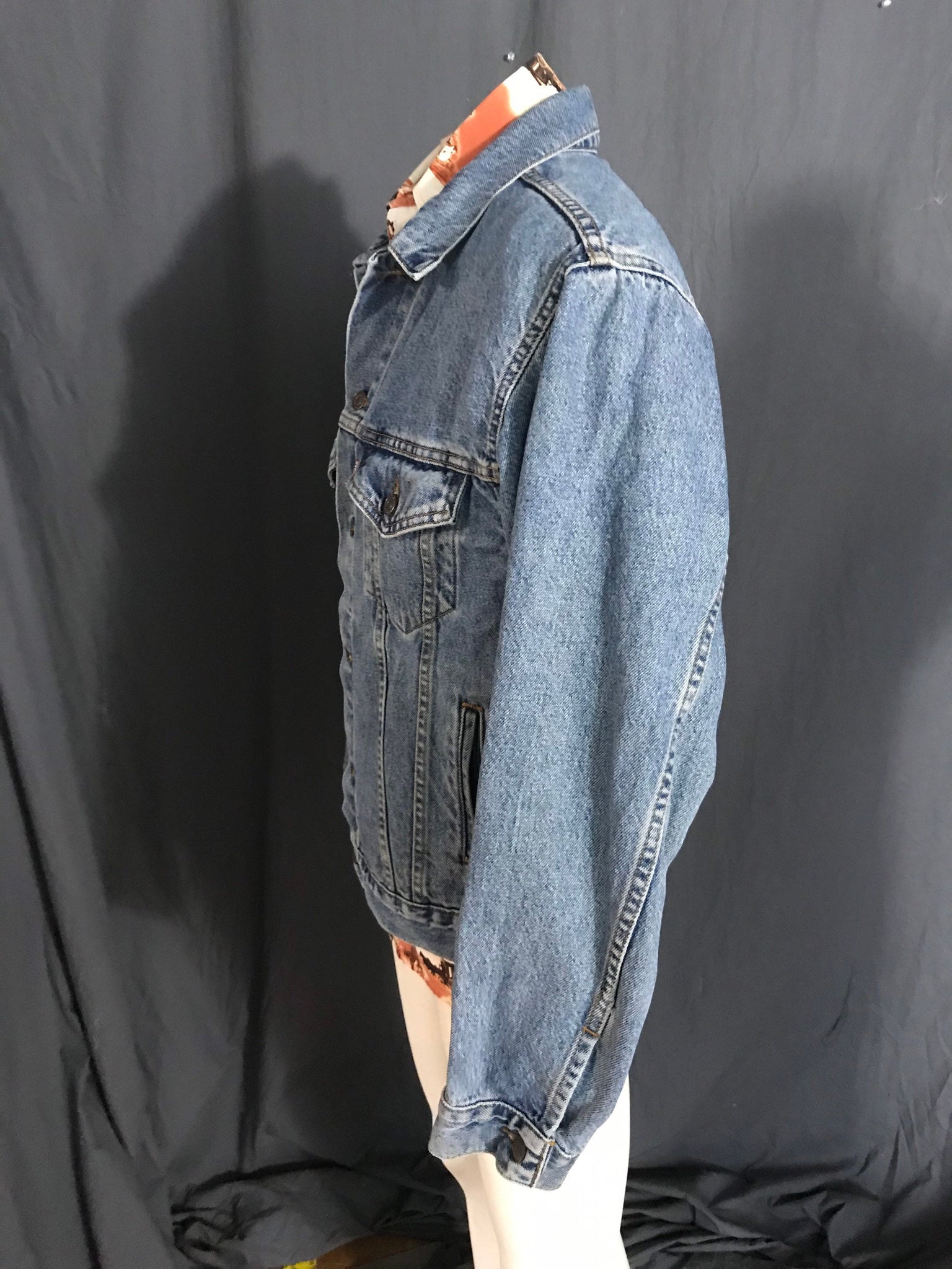 Vintage Levi’s jean jacket M