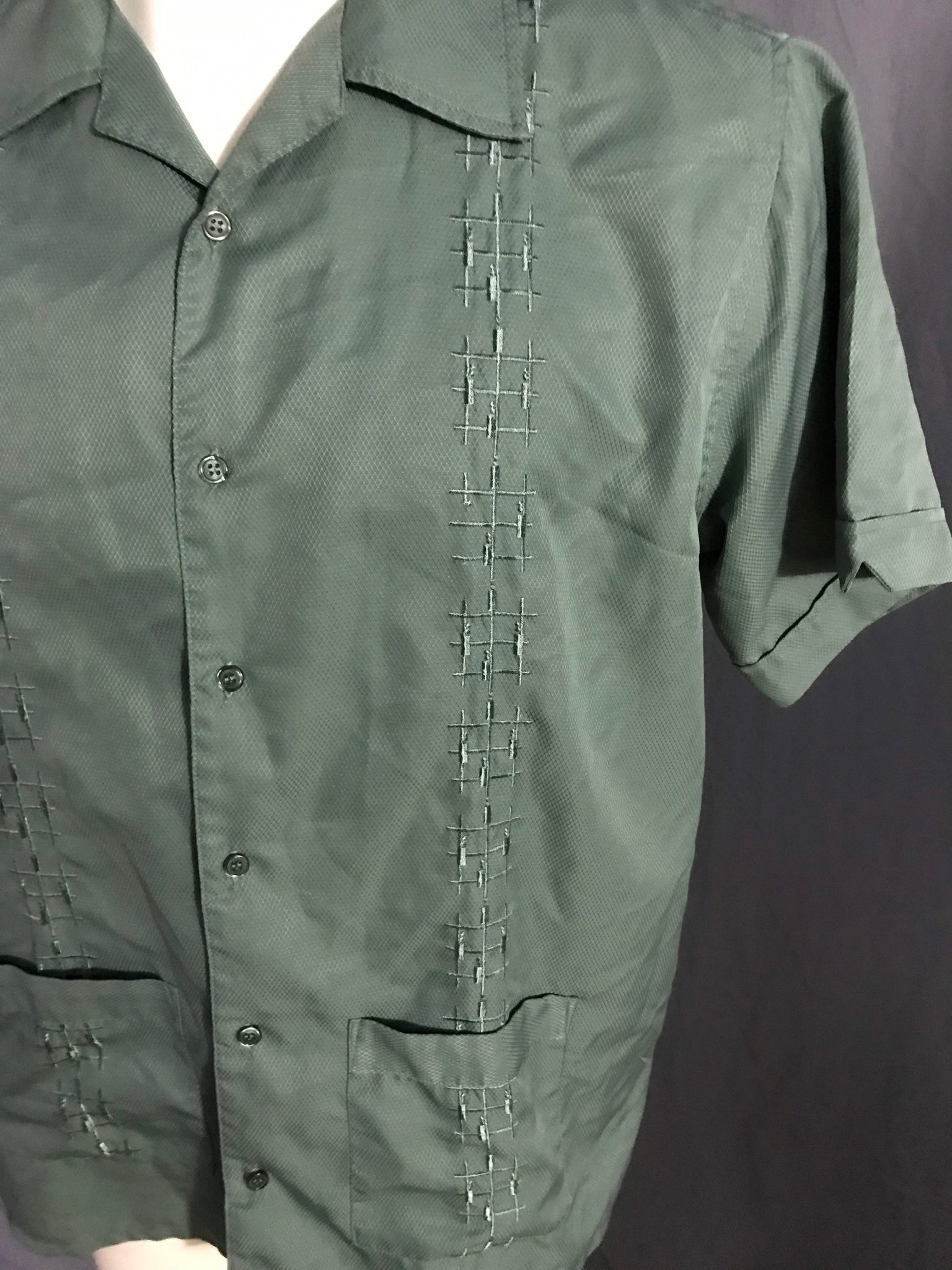 Vintage Guayabera green embroidered shirt L