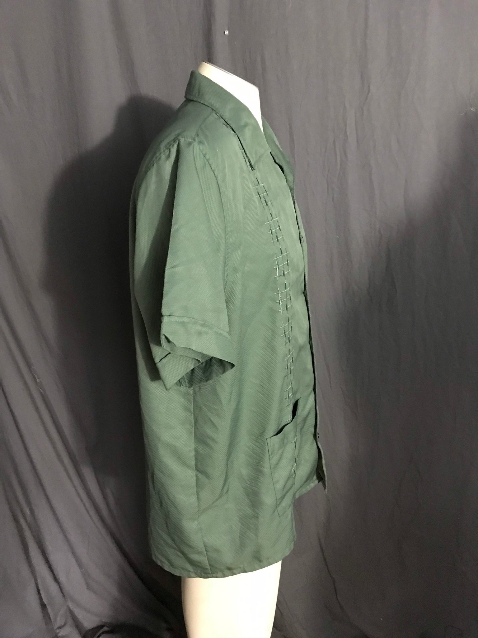 Vintage Guayabera green embroidered shirt L