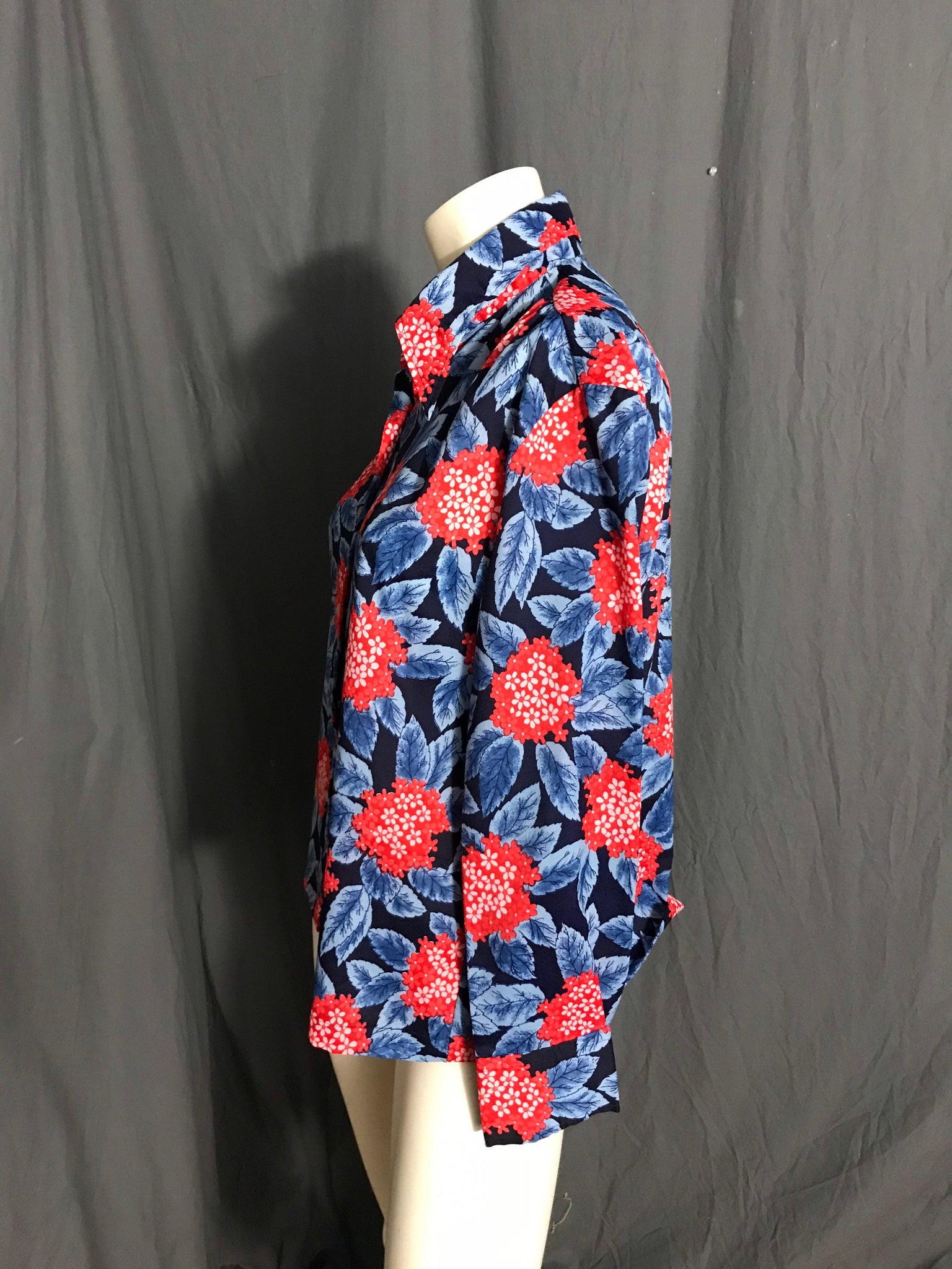 Vintage women’s 1970’s floral shirt M L