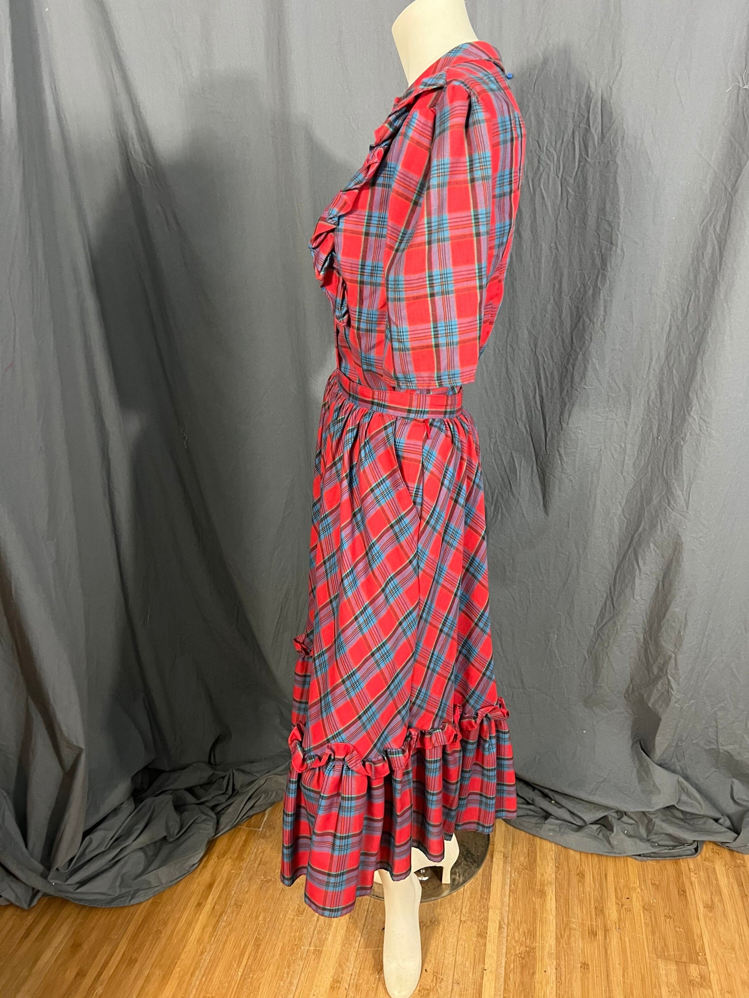Vintage Tomboy red plaid prairie skirt and ruffle top M