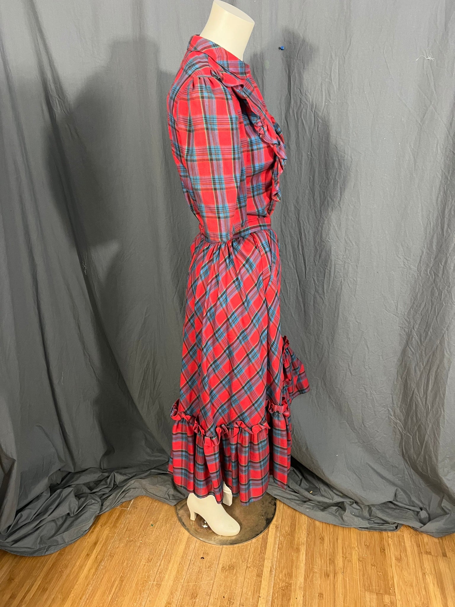 Vintage Tomboy red plaid prairie skirt and ruffle top M