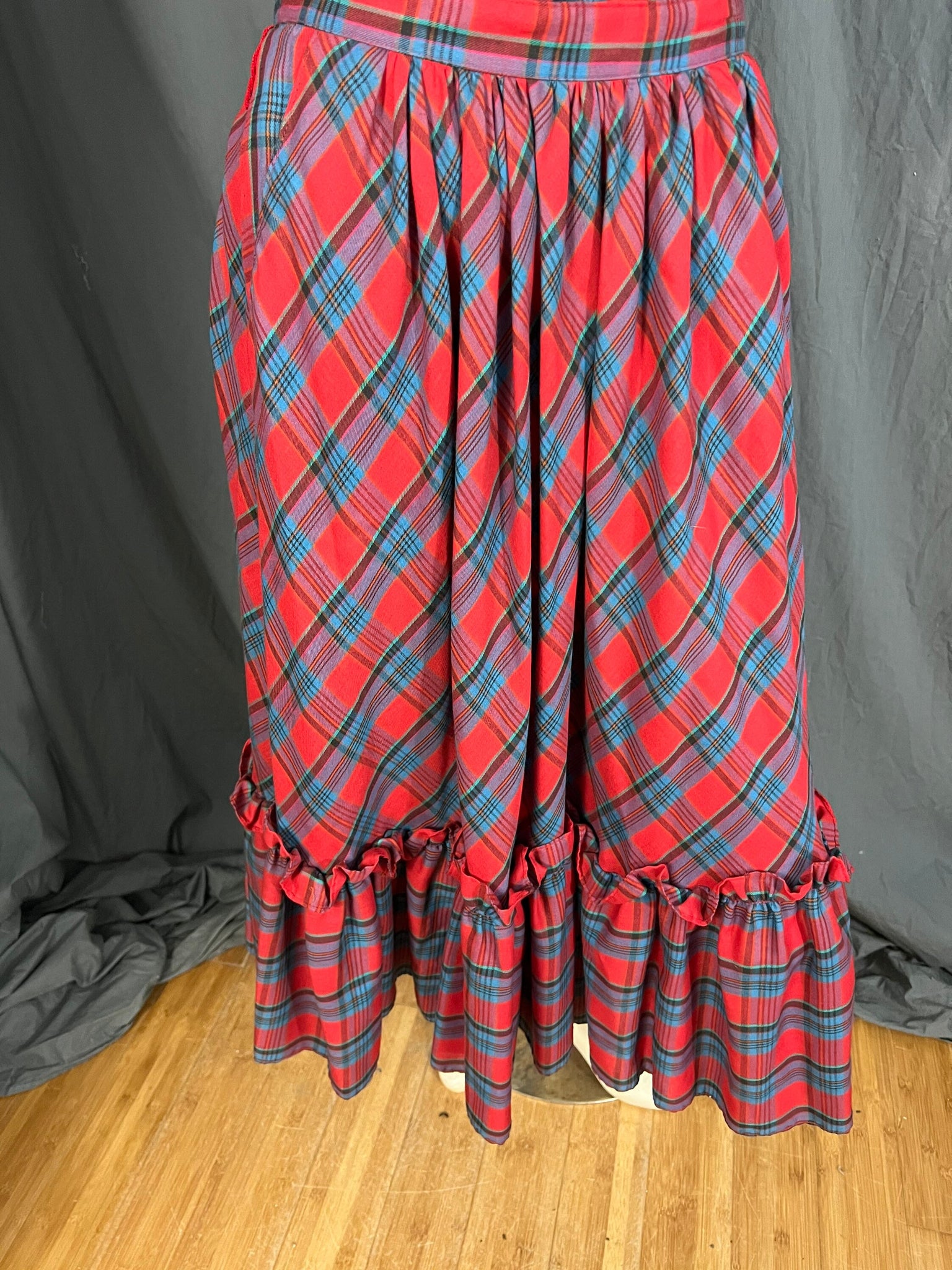 Vintage Tomboy red plaid prairie skirt and ruffle top M