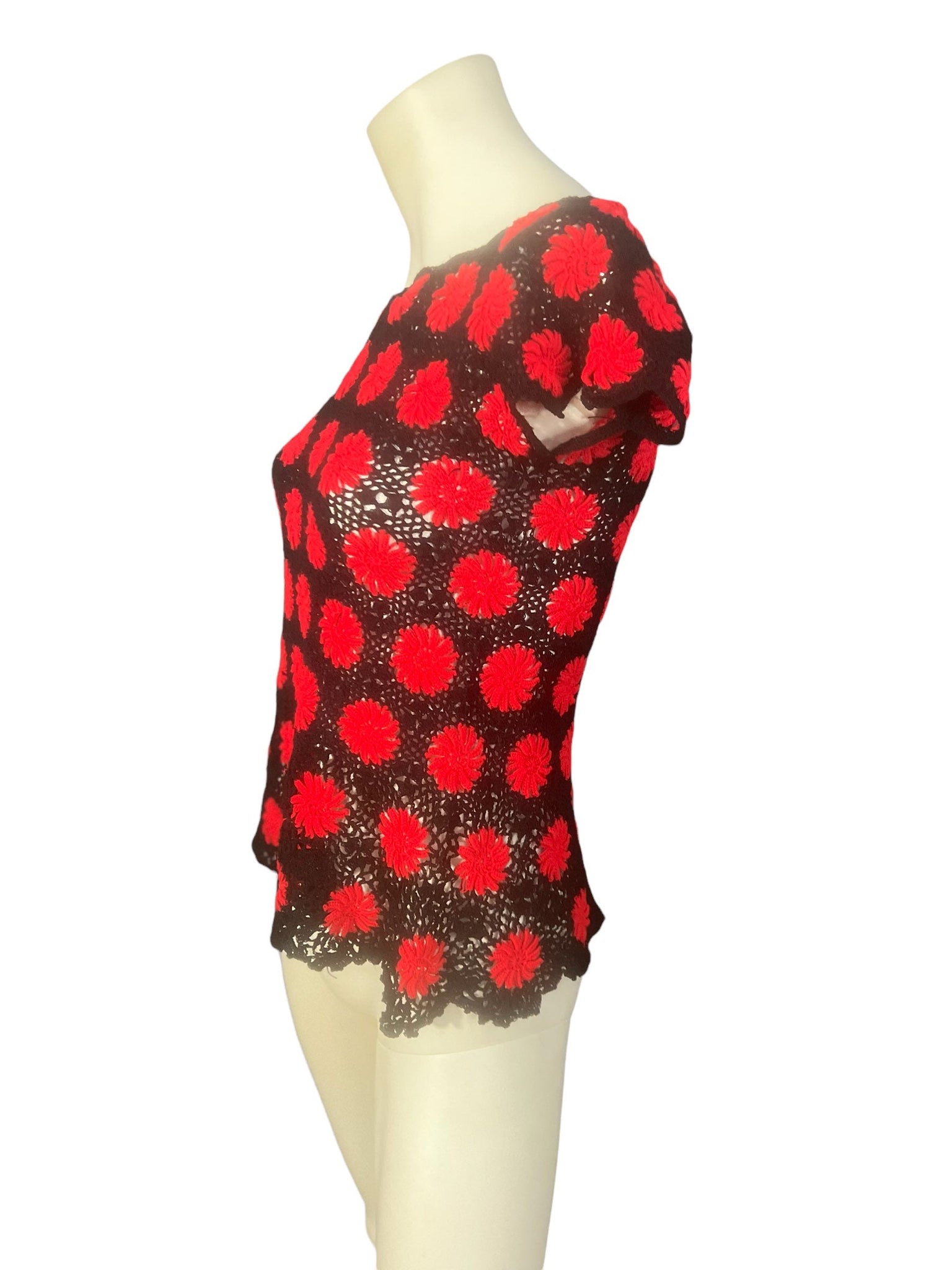 Vintage flower crochet top red and black M
