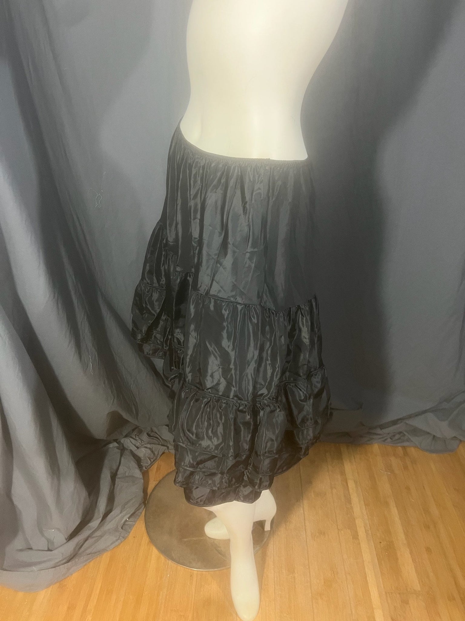 Vintage 1960's black petticoat slip L