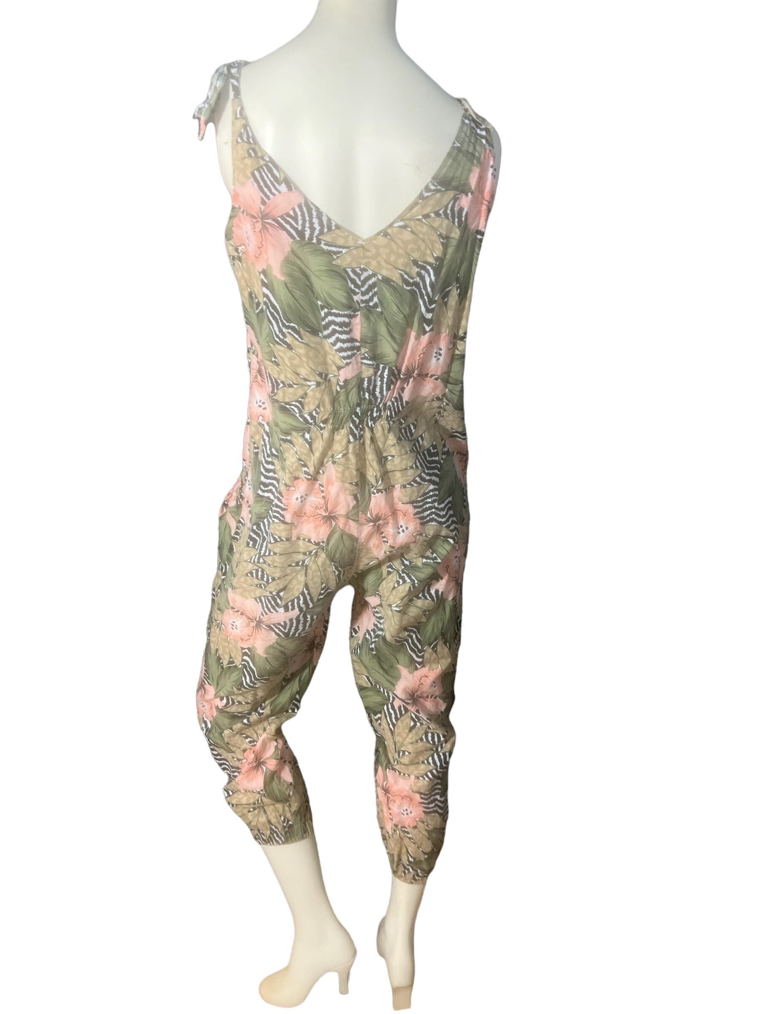 Vintage 80's Water Water Every Wear M