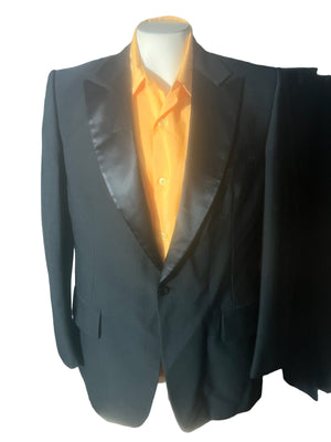Vintage 70’s DeViney’s black tuxedo suit 42