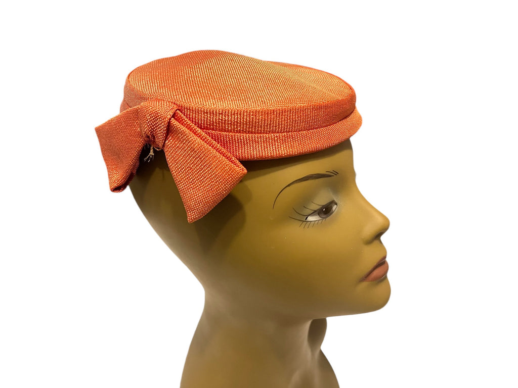 Vintage red mini hat 50's