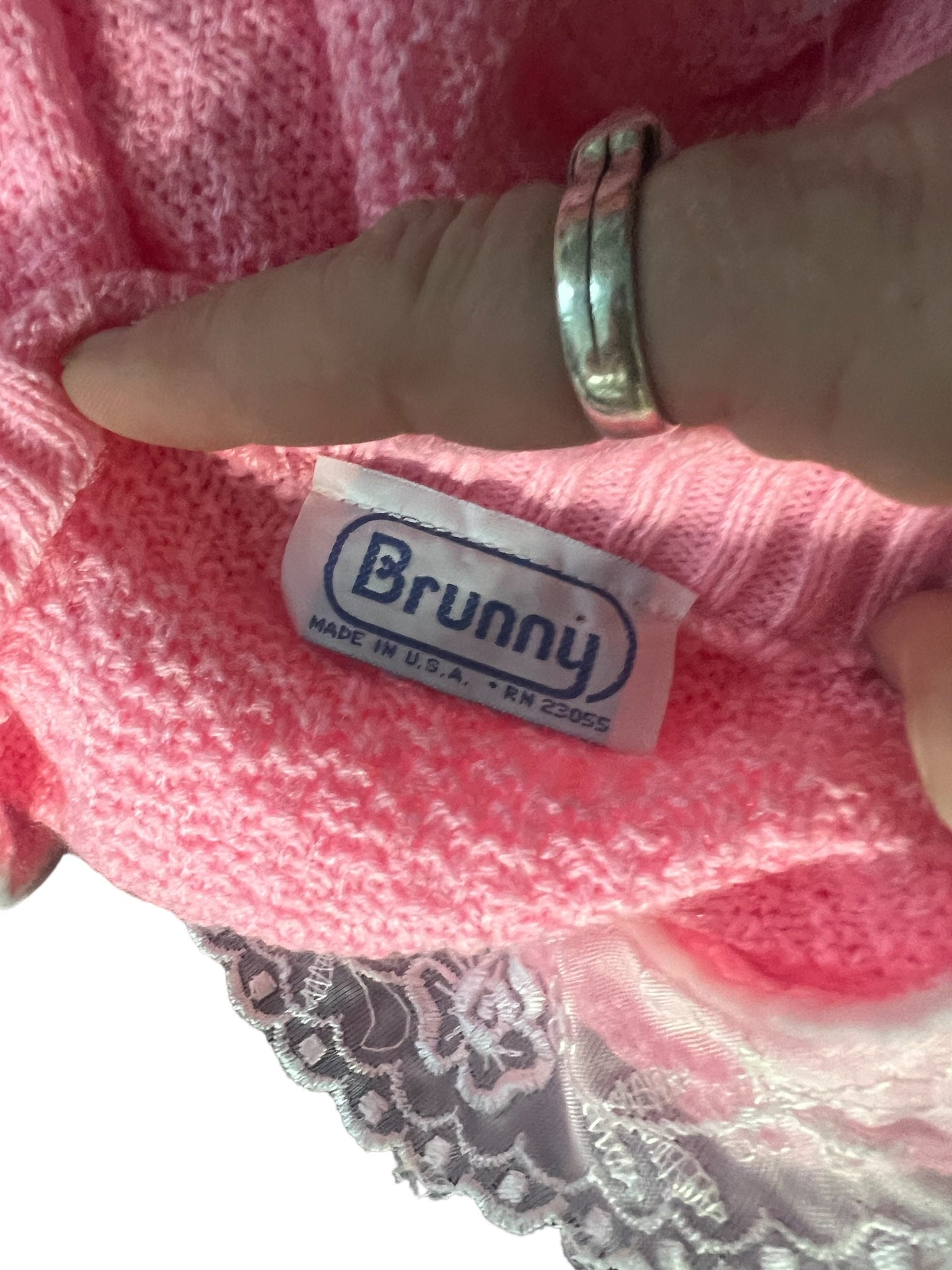 Vintage 80's pink sweater lace collar Brunny L