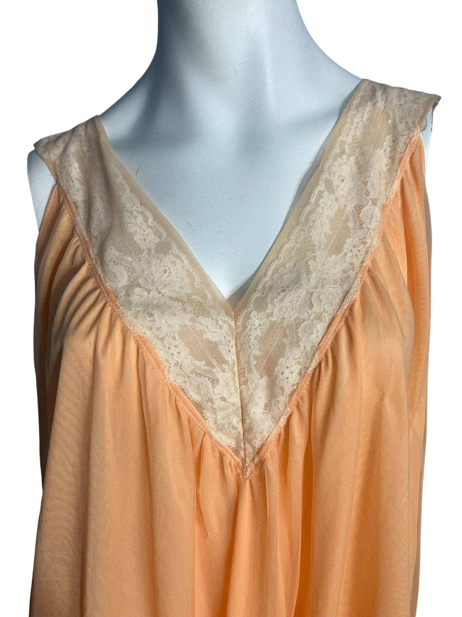 Vintage peach short nightgown M L