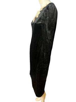 Vintage 80's Black velor Dress with lace collar 7 M