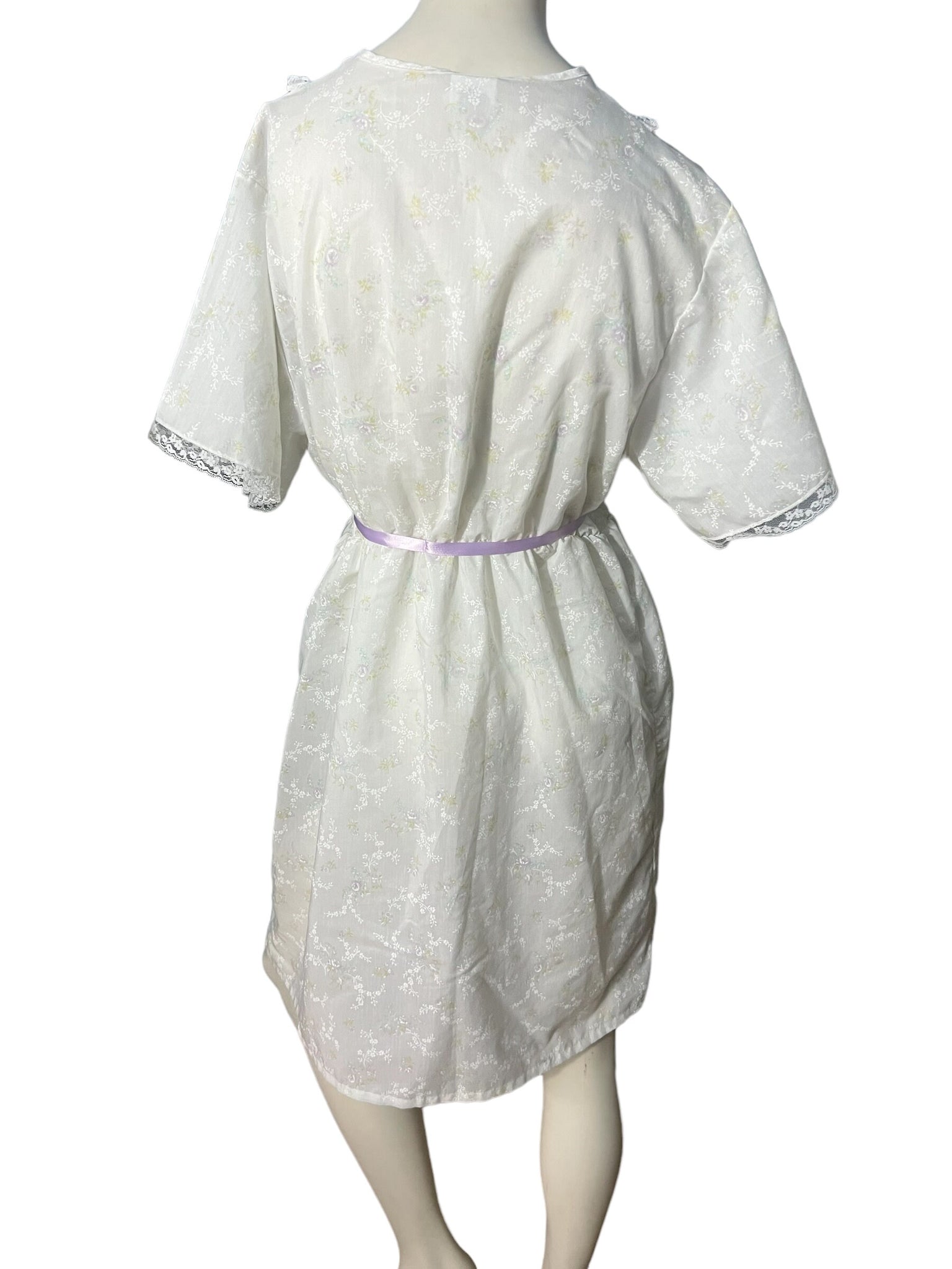 Vintage cotton robe white floral L Crown