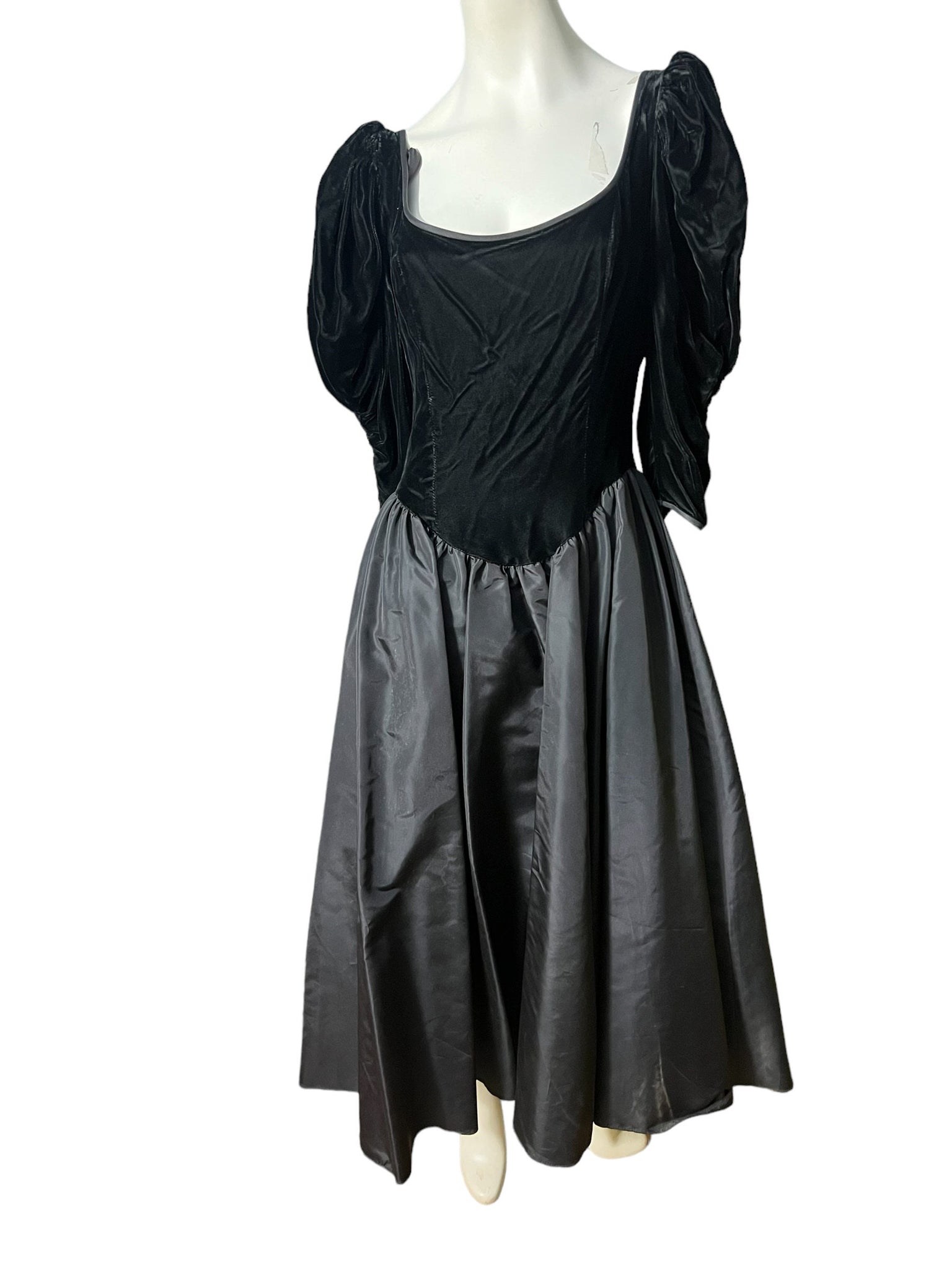 Vintage 80’s Gunne Sax dress 13 black velvet