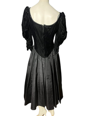 Vintage 80’s Gunne Sax dress 13 black velvet