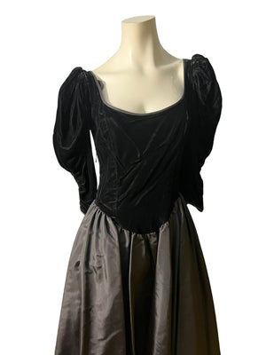 Vintage 80’s Gunne Sax dress 13 black velvet