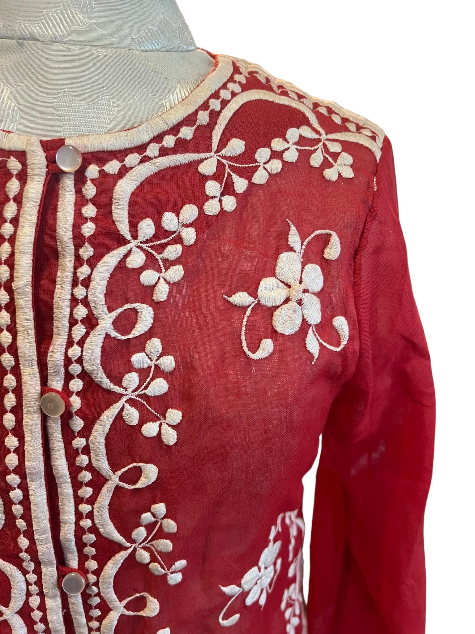 Vintage 70’s red embroidered shirt S