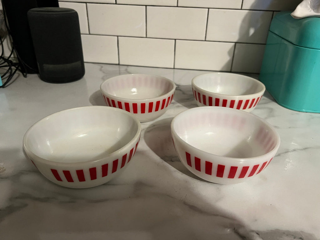 Vintage Hazel Atlas cereal bowl