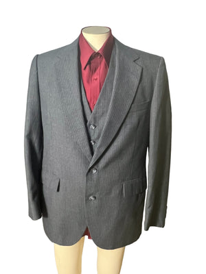 vintage blue pin stripe pc suit 40 R American Trend
