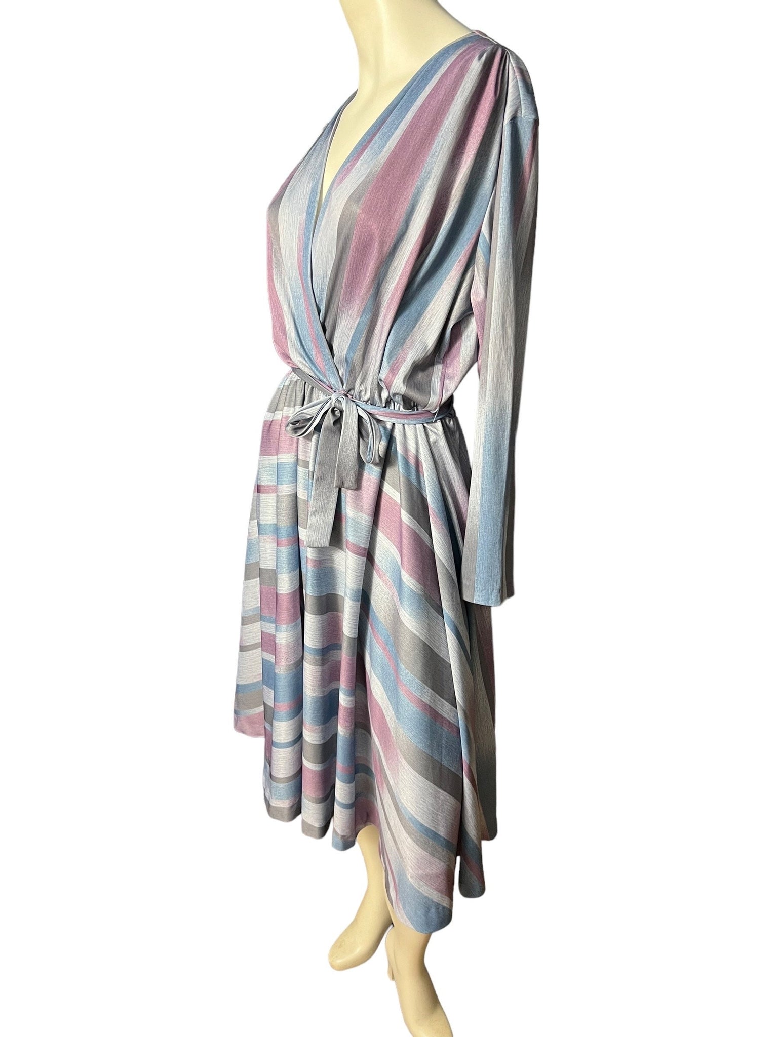 Vintage 70’s wrap bust Chevron dress L