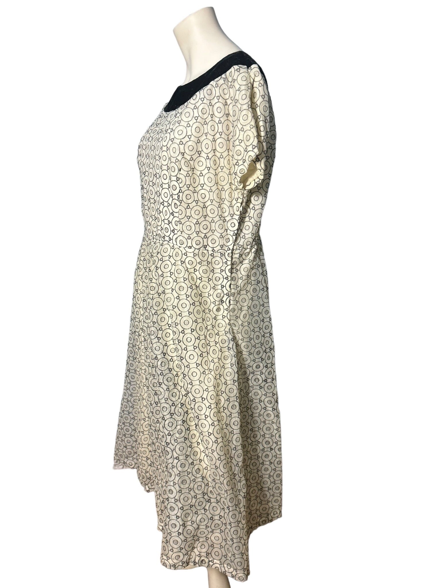 Vintage 1950’s volup full circle dress L