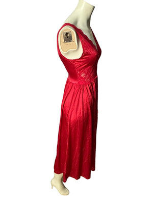 Vintage red full sweep nightgown L