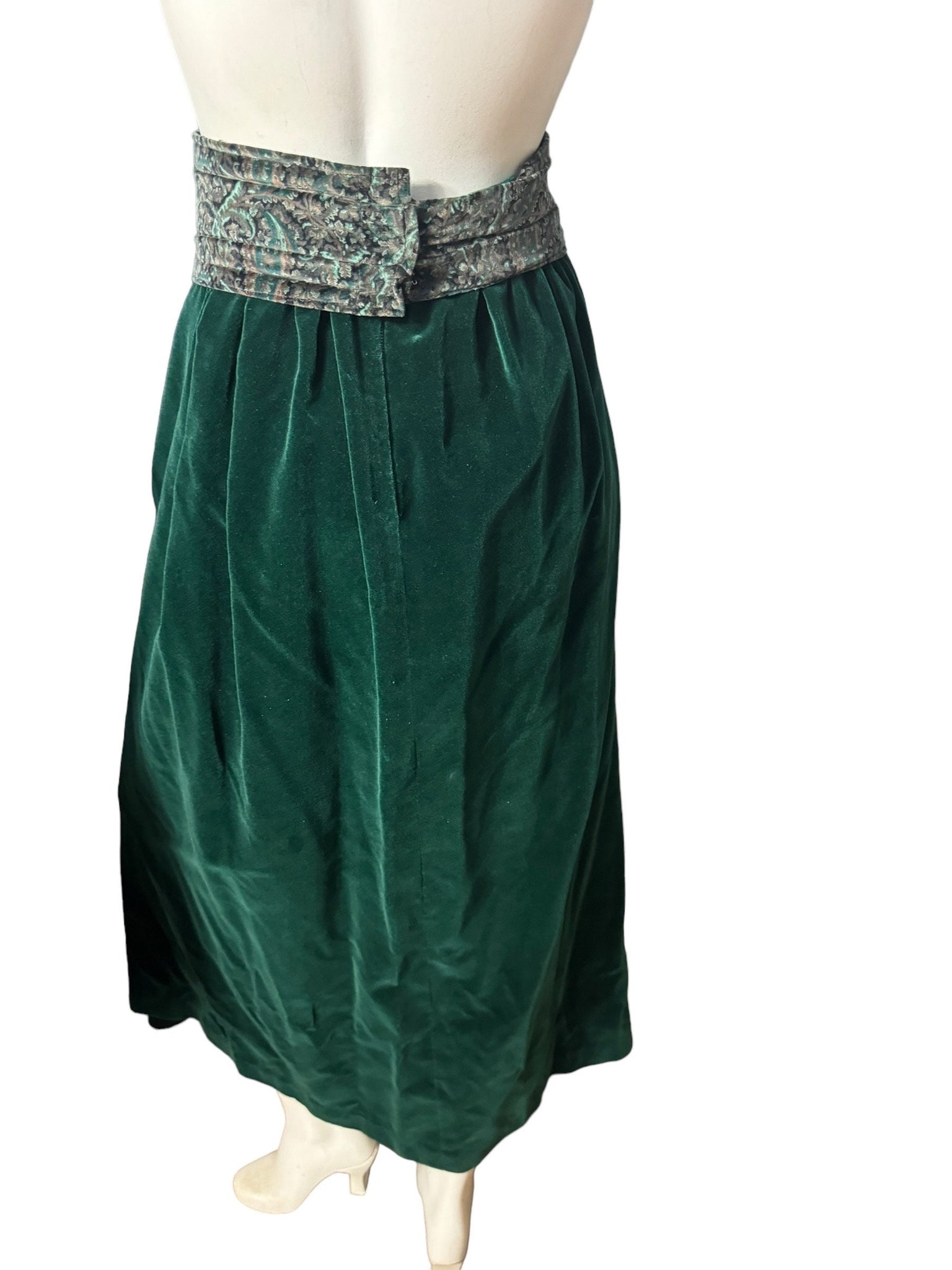 Vintage 70's green velvet skirt suit set S
