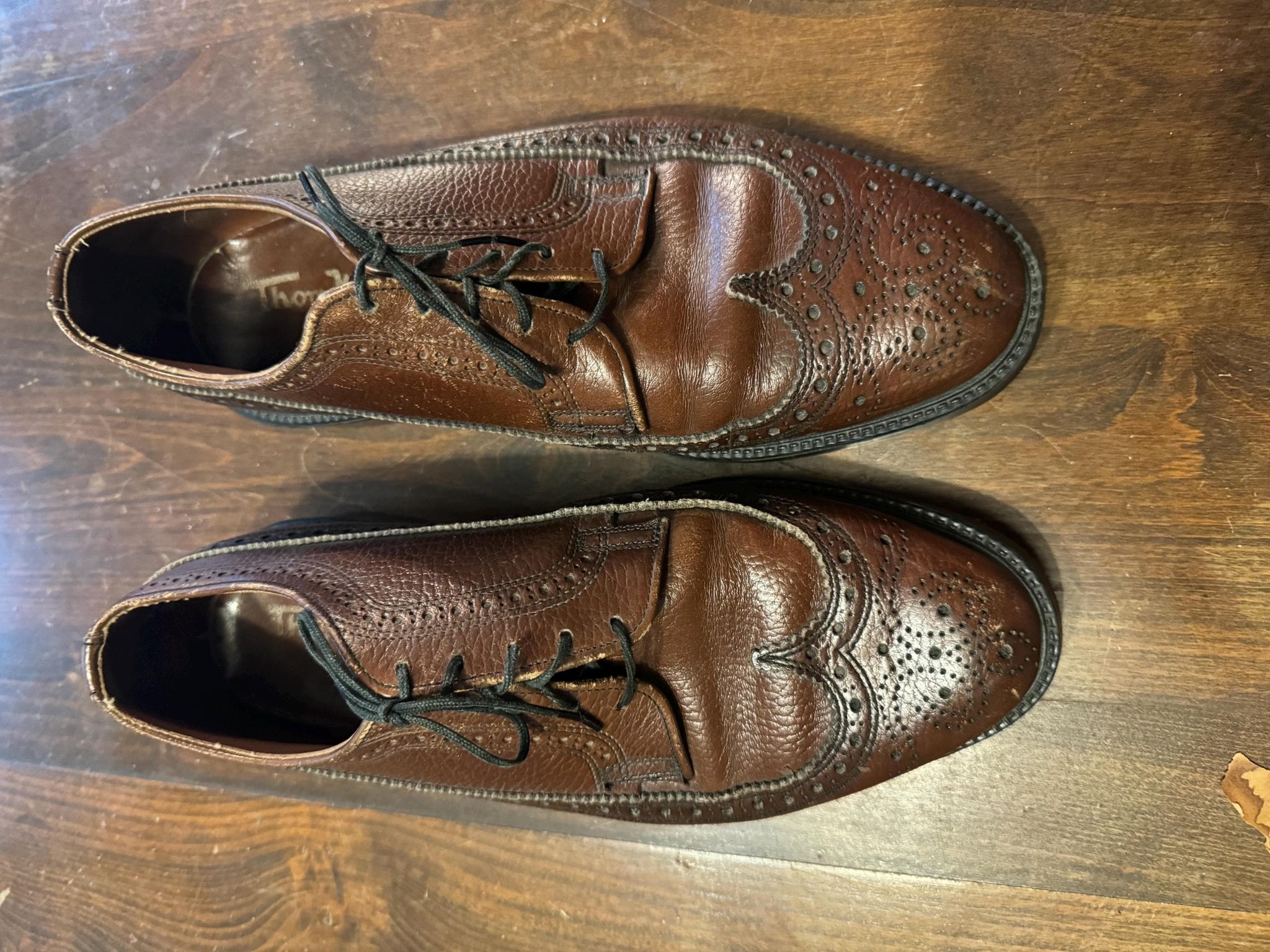 Vintage men’s Oxford wingtips 9 Thom McAnn