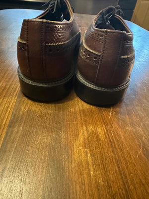 Vintage men’s Oxford wingtips 9 Thom McAnn