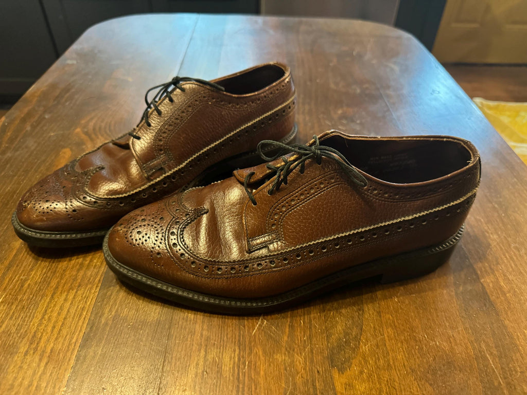 Vintage men’s Oxford wingtips 9 Thom McAnn