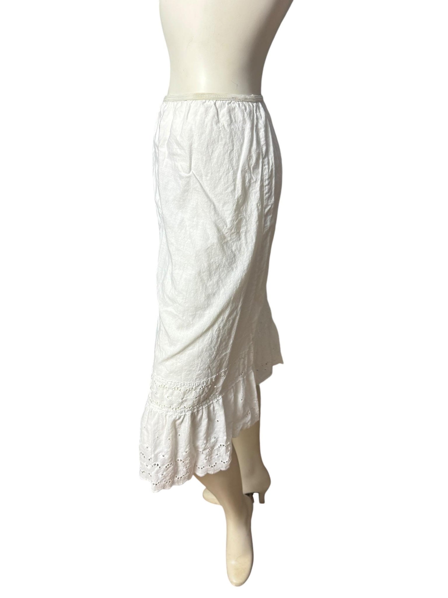 Vintage white cotton eyelet half slip M Garcrest