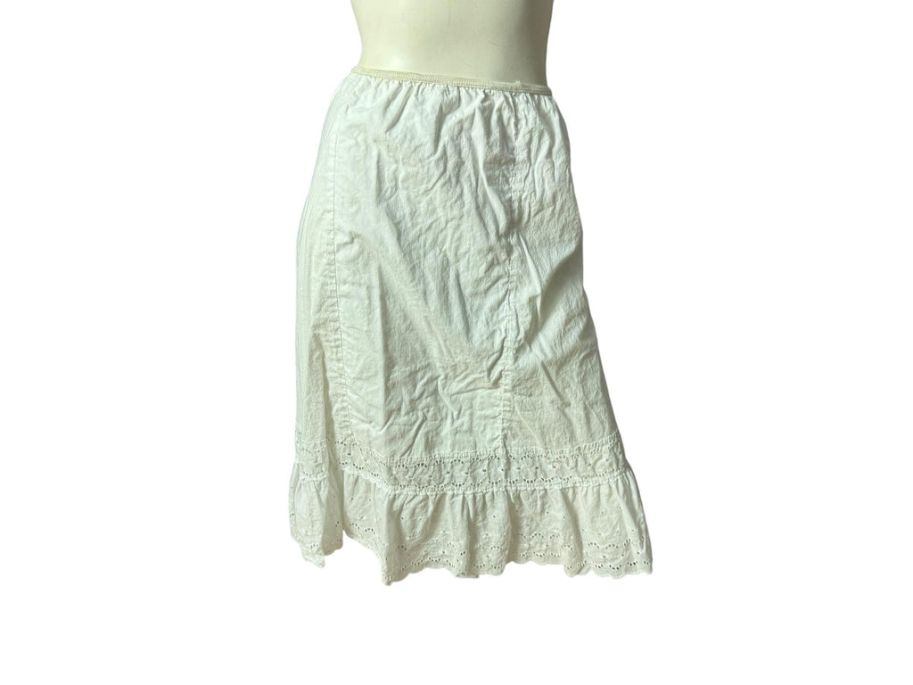 Vintage white cotton eyelet half slip M Garcrest
