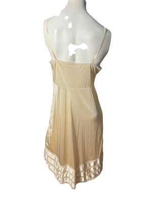 Vintage full beige slip 40 L Sears