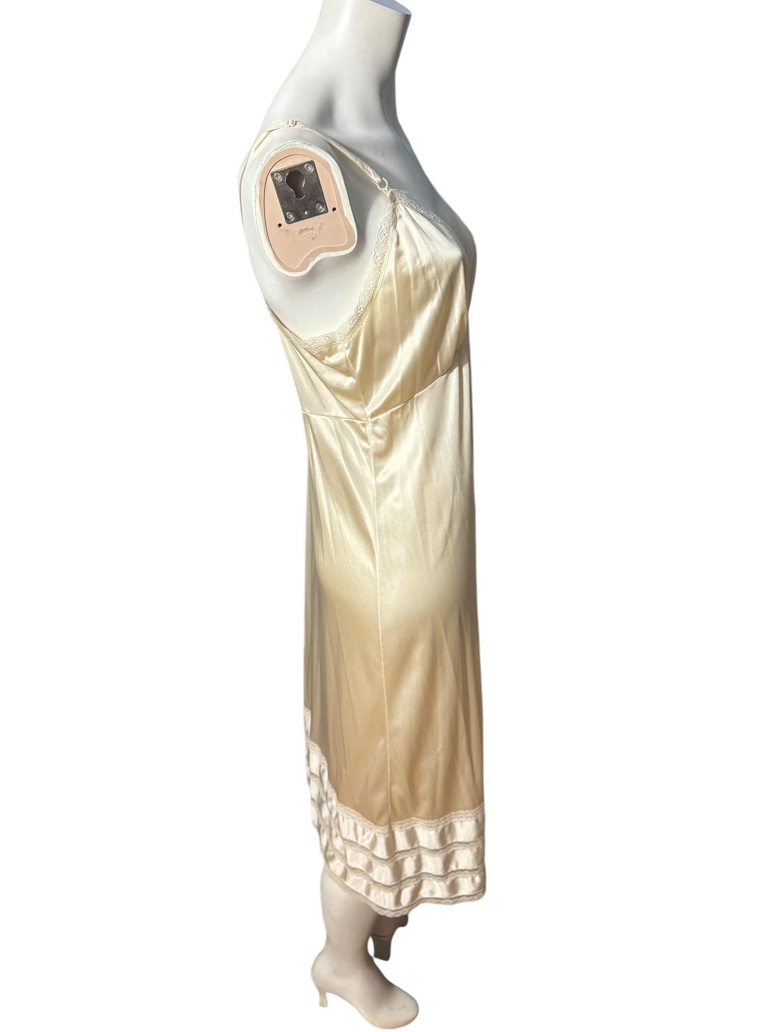 Vintage full beige slip 40 L Sears