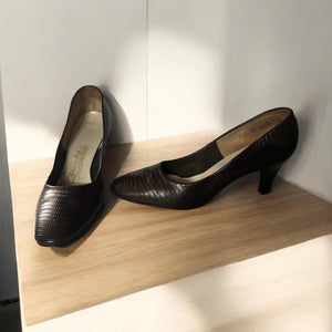 Vintage brown 60’s heels 6.5 AA Socialites