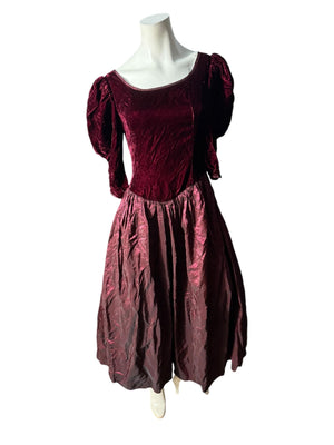 Vintage 70's maroon velvet prom dress JCPenney L