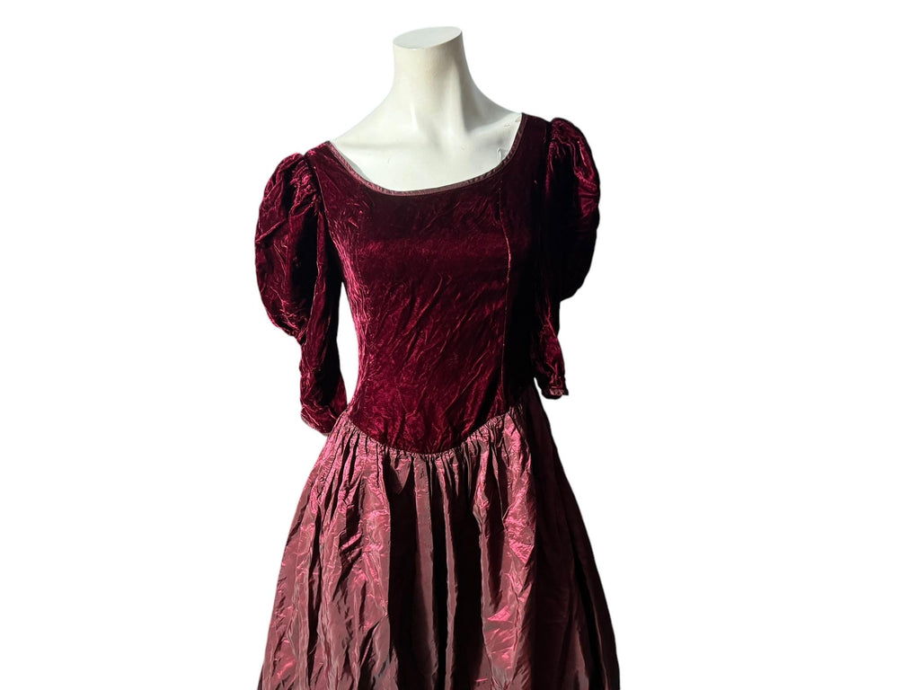 Vintage 70's maroon velvet prom dress JCPenney L